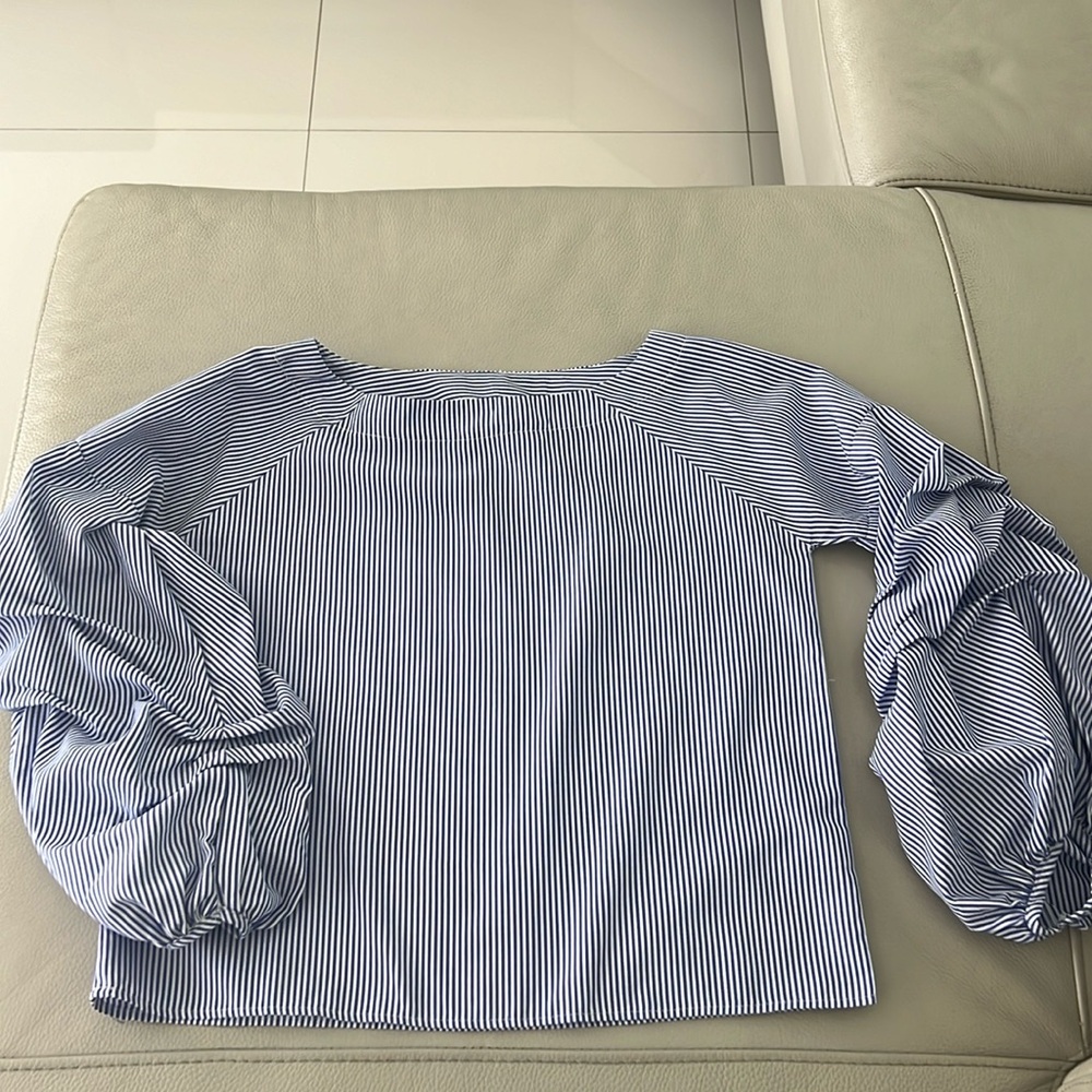 Puff Sleeve Drop Shoulder Seam Top